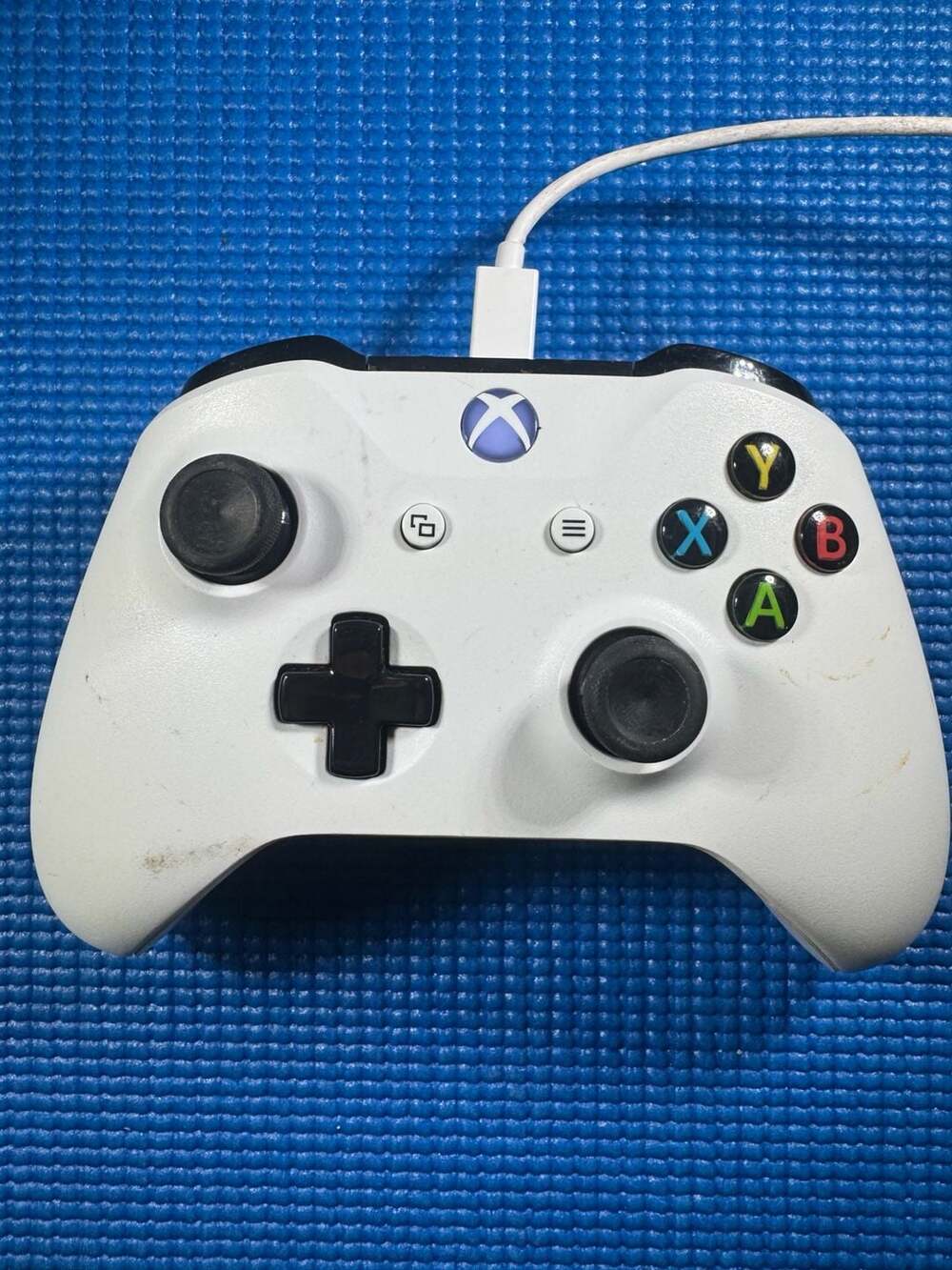 Microsoft Xbox One Wireless Controller Model 1708 White